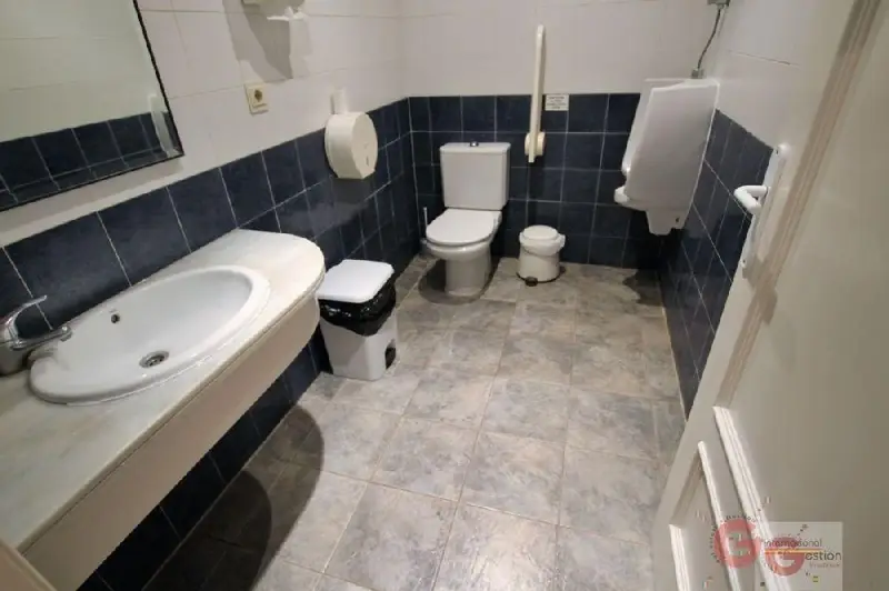 Venta Local Comercial con Terraza en Salobreña Centro