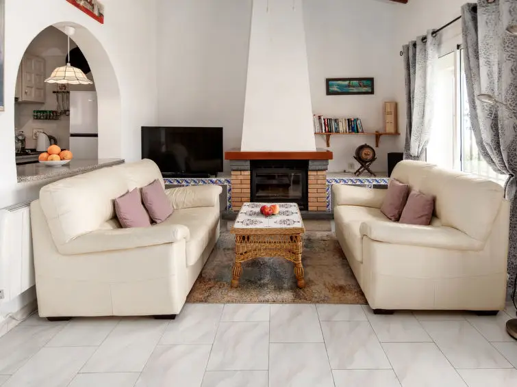 Casa-Villa de 2 Dormitorios alquiler Pegó, España