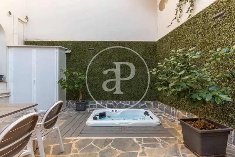 Chalet en En Corts Valencia ciudad con Jacuzzi y Placas Solares