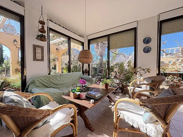 Villa de 4 Dormitorios en Venta en Perin