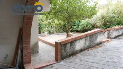 Chalet en Huetor Vega con Piscina y Jardin