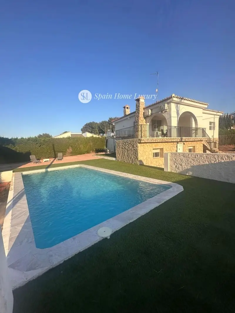 Villa Moderna en Colonia Casablanca Valencia