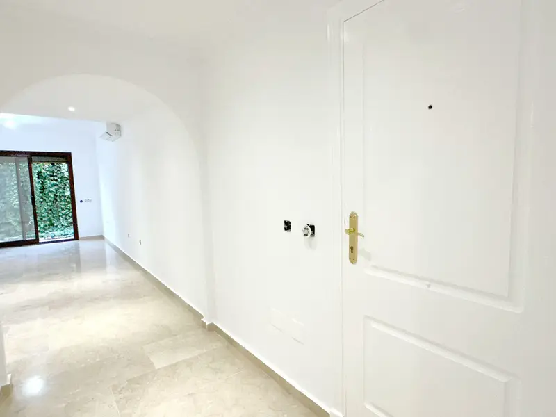 Apartamento en Milla de Oro Marbella 2 Dormitorios Vistas al Mar