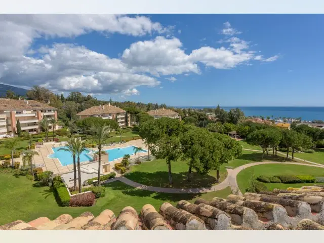 Adosado 3 Dormitorios Milla de Oro Lujo Vistas Mar Piscina Gimnasio