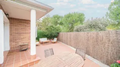 Chalet Adosado en Boadilla del Monte 3 Dormitorios Jardin y Piscina