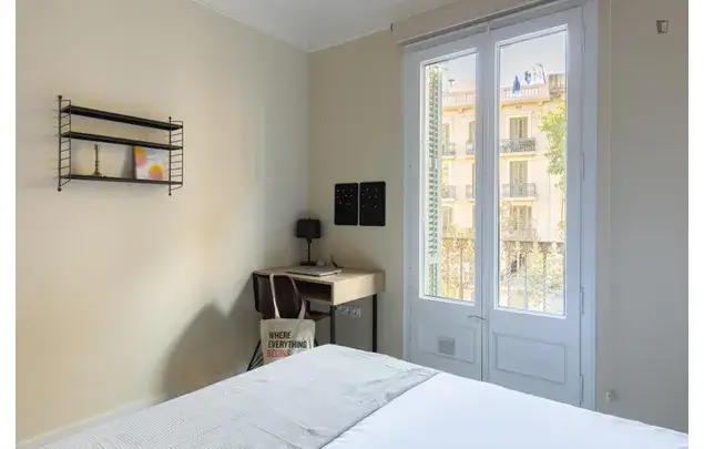 Apartamento 6 Dormitorios Barcelona Alquiler 3-24 Meses