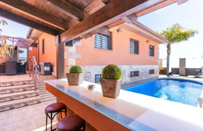 Villa de Lujo 4 Dormitorios Piscina Privada Cerca de la Playa