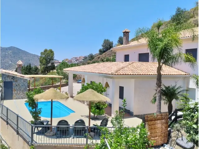 Chalet de 3 Dormitorios en Málaga