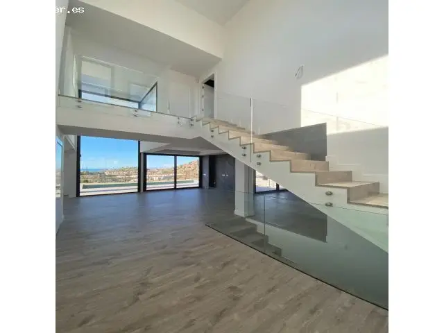 Villa de Lujo en Málaga con Vistas al Mar