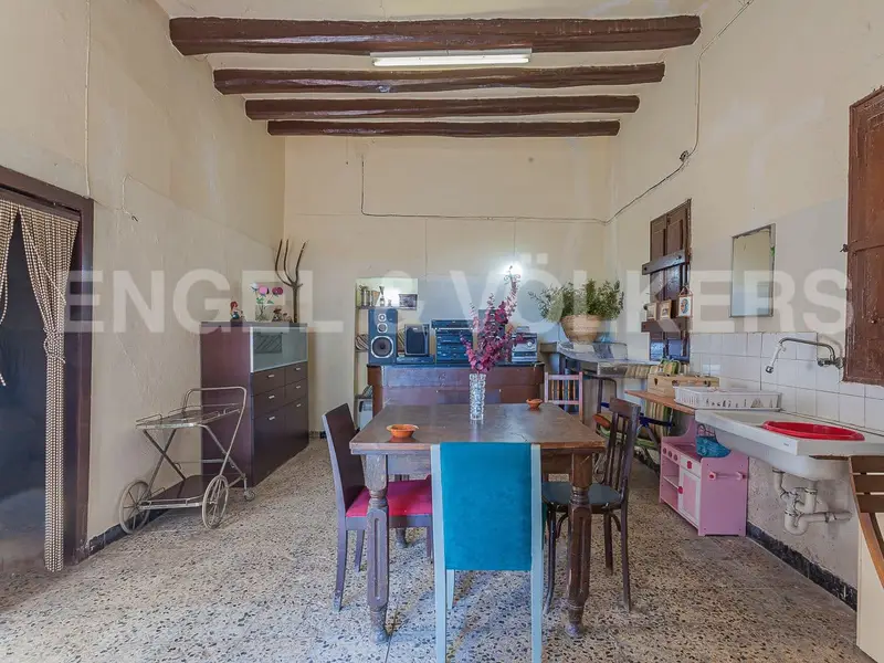 Masia Can Tapis en Rubi 290m2 con 12Ha de terreno