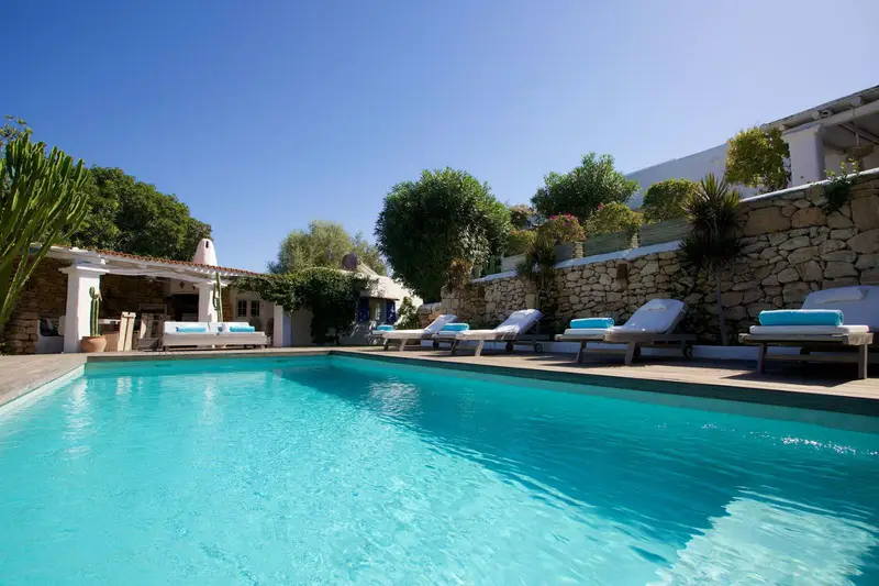 Finca de Lujo con 5 Dormitorios en Alquiler Ibiza