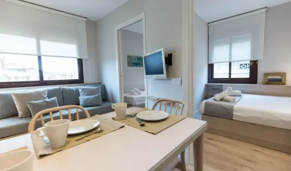 Apartamento con Terraza en Barcelona Ideal para Estudiantes y Trabajadores