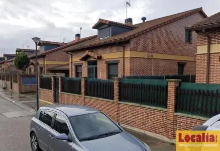 Chalet Adosado en Renedo de Esgueva Valladolid