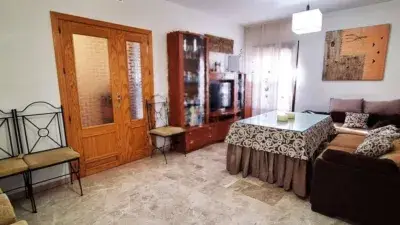 Casa Adosada en Guadalcazar con Solarium y Cochera
