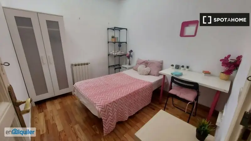 Habitacion en Malasa
					asa
					
					
				  a 2 minutos del metro Noviciado