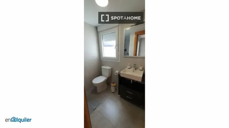 Habitacion en piso compartido para mujeres en Zaidín Vergeles Granada