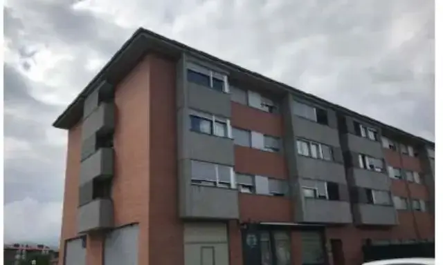 Piso en Venta Torrelavega Calle Clhermanos de Carriedo y Pe