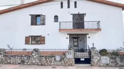 Chalet en Venta Roda de Bera Gran Oportunidad Inversor