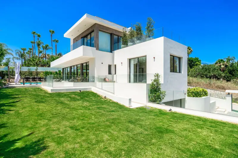 Villa de Lujo 4 Dormitorios Nueva Andalucía