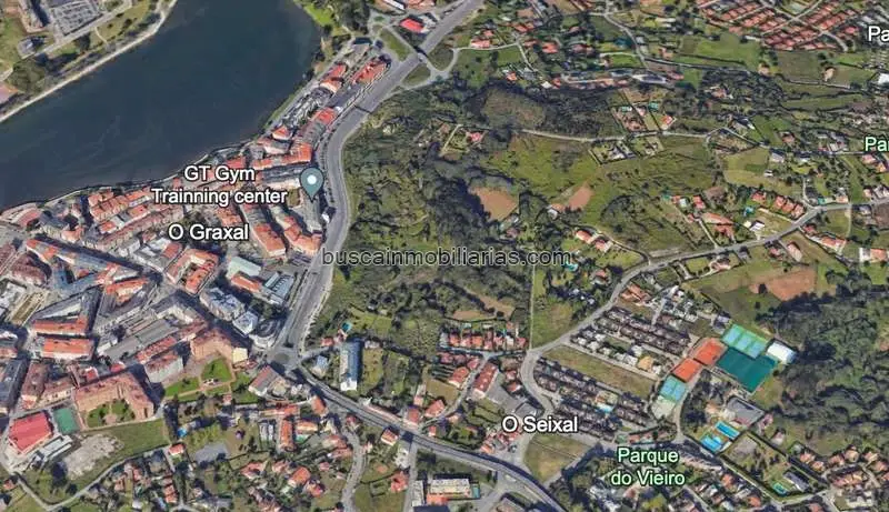 Parcela urbana en venta en Oleiros