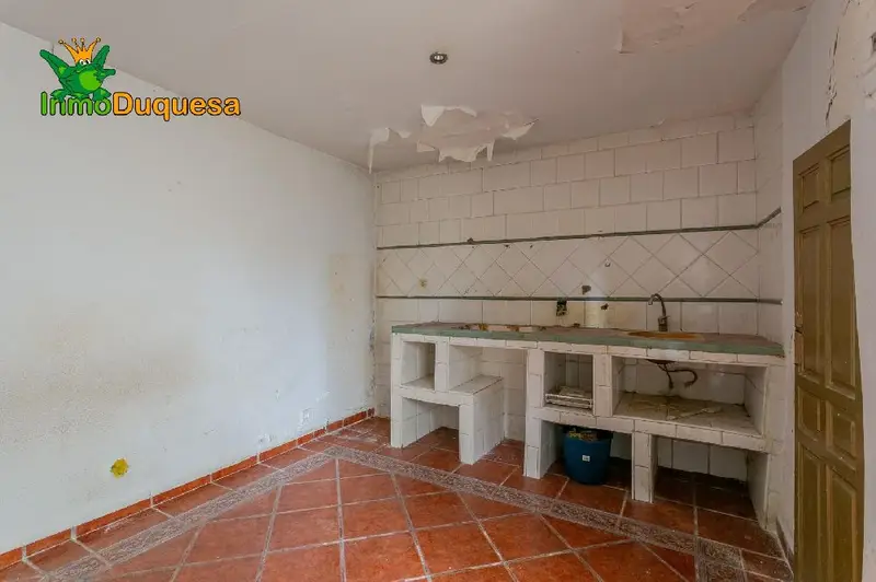 Casa en Gran Via Gran Capitan Centro Granada para reformar