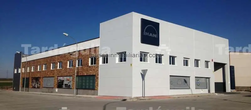 Nave Industrial en Venta en Villares de la Reina
