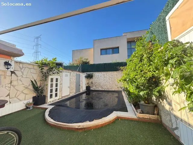 Adosado en Guadacorte con Piscina Privada y Garaje