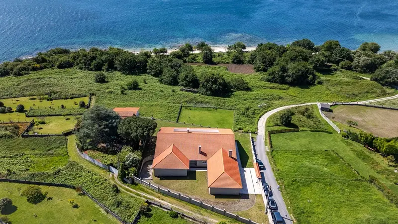 Chalet de Lujo en Poio con Vistas al Mar