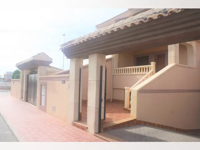 Casa-Villa de 3 Dormitorios en venta Los Altos-Orihuela, España