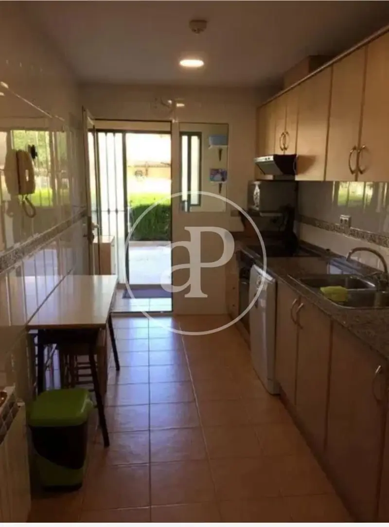 Chalet en Alquiler Foios 3 Dormitorios Duplex