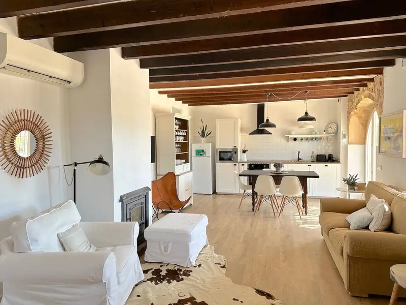Chalet en Lloseta Mallorca con Piscina y Vistas a la Tramontana