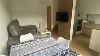 Chalet Adosado Reformado en Guriezo con 3 Garajes y Jardin
