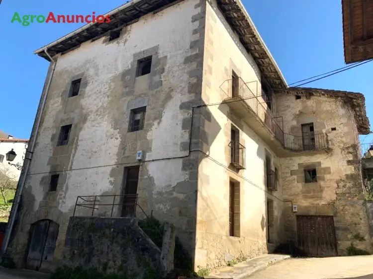 Venta  de Casa de pueblo con vistas a la montaña en Navarra