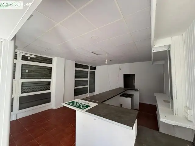 Local Comercial en Alquiler Junto Estadio Los Carmenes Granada