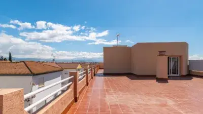 Ático en venta en Albolote 100m2 3 dormitorios terraza 160m2