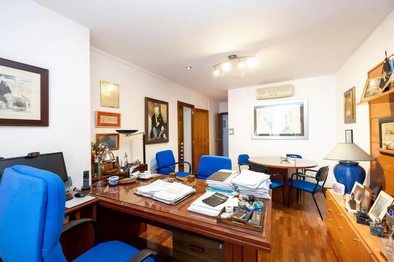 Piso en venta en el centro de Granada 134m2 3 4 dormitorios
