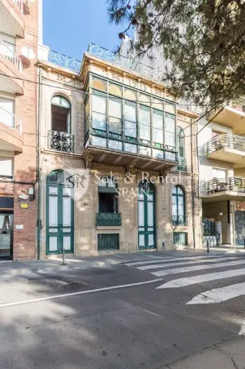 Villa de 4 Dormitorios en Blanes con Vistas al Mar