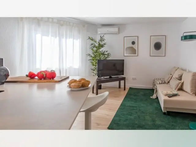 Se alquila habitación en piso de 3 habitaciones en Madrid