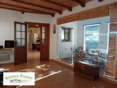 Casa de Pueblo en Venta Alpandeire 3 Plantas 258m2 Local Comercial