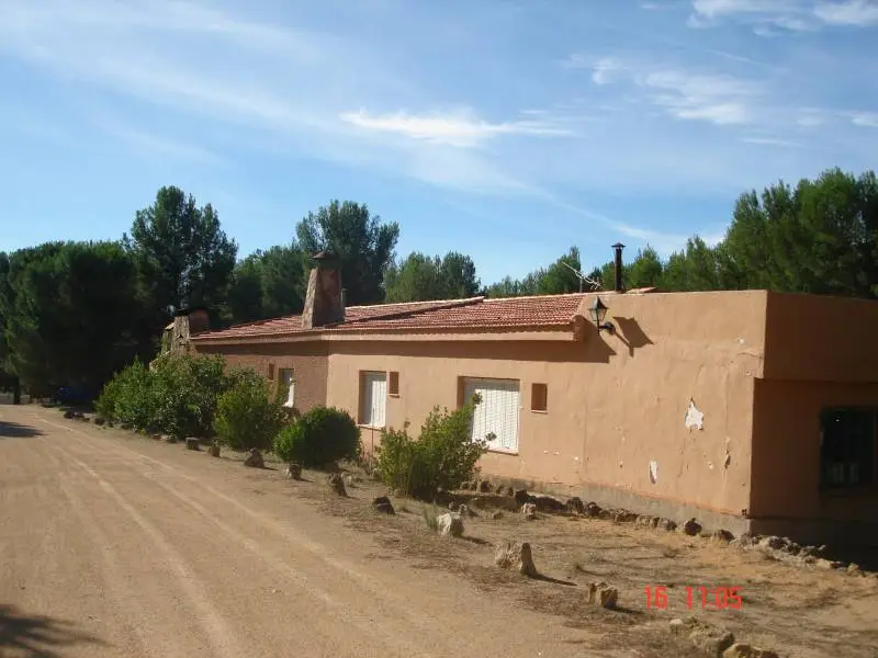 Venta Chalet 10 Habitaciones Almansa