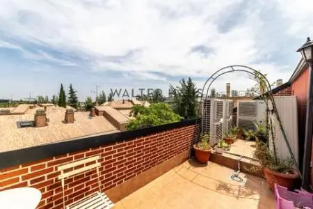 Edificio en Venta Madrid Cuatro Plantas Garaje Jardin
