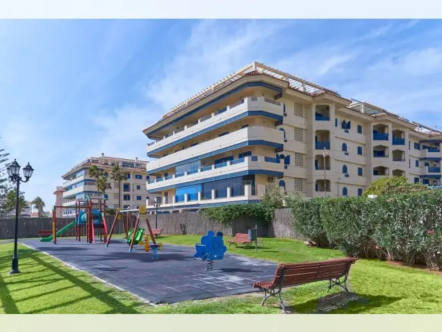 Piso de 3 Dormitorios en venta San Luis De Sabinillas, España