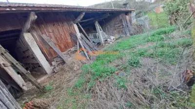 Almacén en Cenlle para restaurar como vivienda