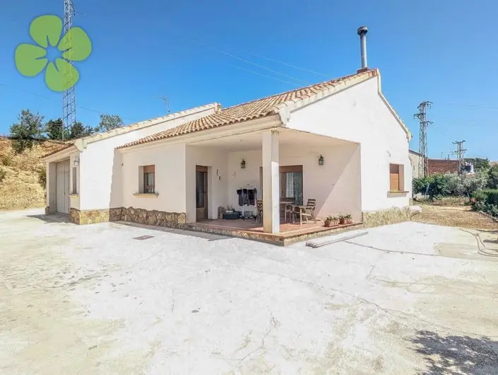 Villa de 4 Dormitorios en Venta Oria