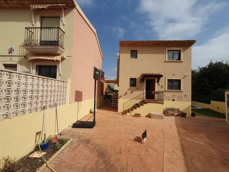 Chalet con Piscina en Alfaz del Pi Vistas al Mar