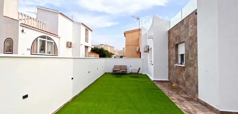 Villa en Venta Playa Flamenca Impecable Estado Reformada