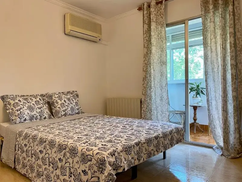 Apartamento en Alquiler Madrid 1 Dormitorio 1 Ba
															
															
															
															
															
															
														
															
														
														ño