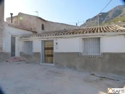 Casa Grande para Reformar cerca de Fortuna