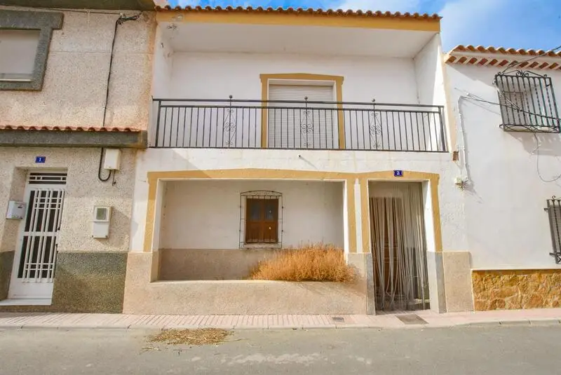 Casa adosada 2 plantas Santopetar Almeria reforma
