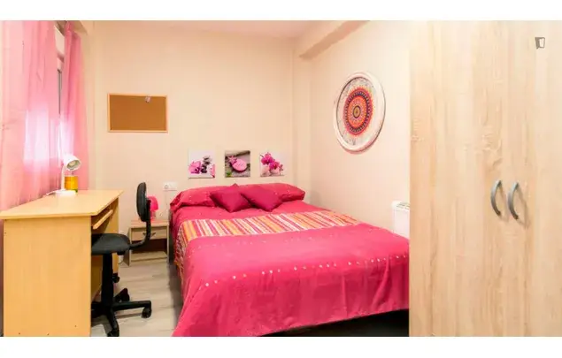 Alquiler Apartamento 4 Dormitorios Granada Estudiantes